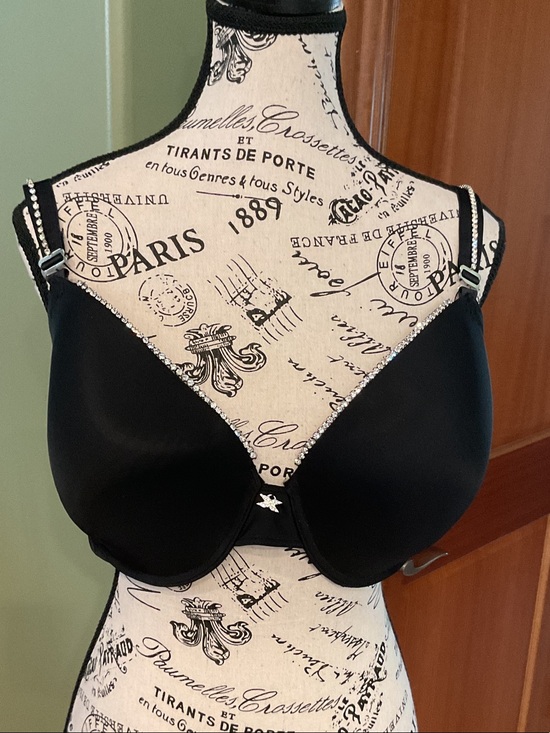 Frederick's of Hollywood Other - Frederick's of Hollywood Black Underwire Bra with Rhinestone Accent, 38F